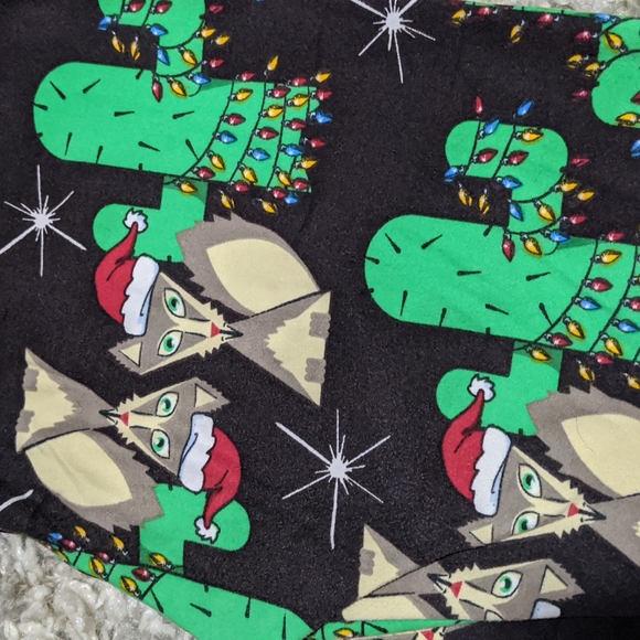 LuLaRoe leggings Christmas Fox and Saquaros - Picture 2 of 2